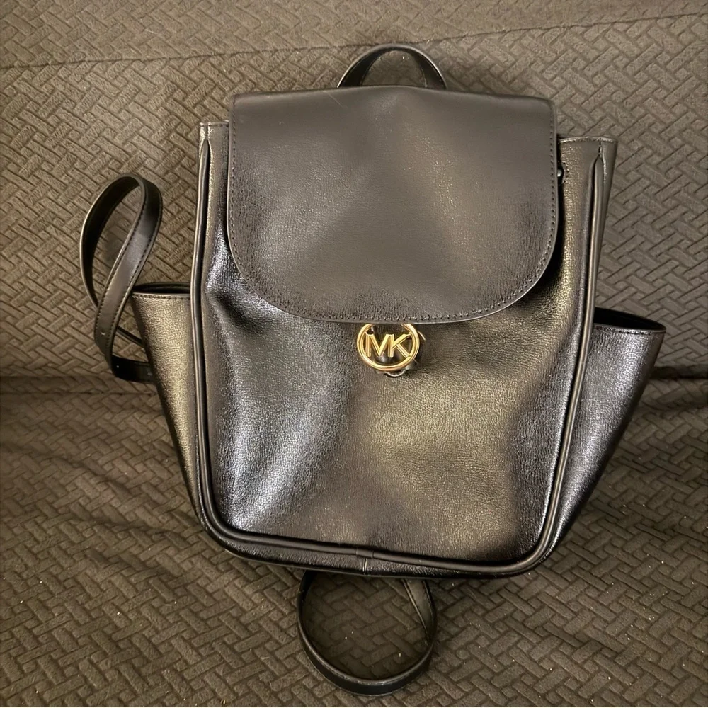 MICHAEL KORS MK LEATHER BLACK MEDIUM BACKPACK